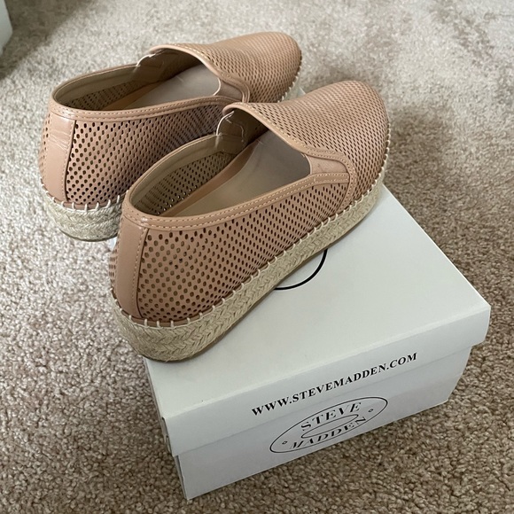 Steve Madden Wright Leather Perforated Slip-On Espadrille Platform Sneakers - Picture 2 of 5